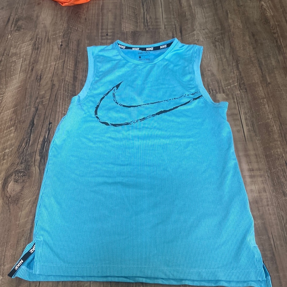 Nike boys sleeveless shirt